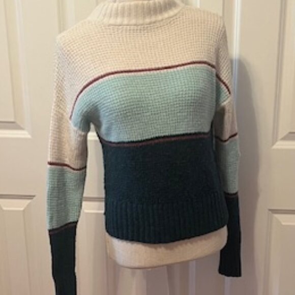 SO Colorblock Waffle Knit Sweater - Picture 3 of 16